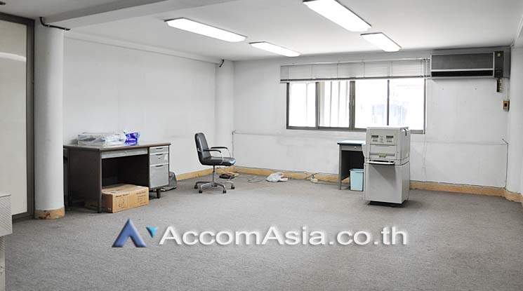  2  Office Space For Rent in Ratchadaphisek ,Bangkok MRT Sutthisan AA14496